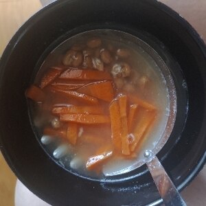 にんじんと納豆のみそ汁